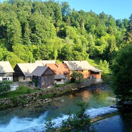 Вілла House By The River Згорнє Горє Екстер'єр фото